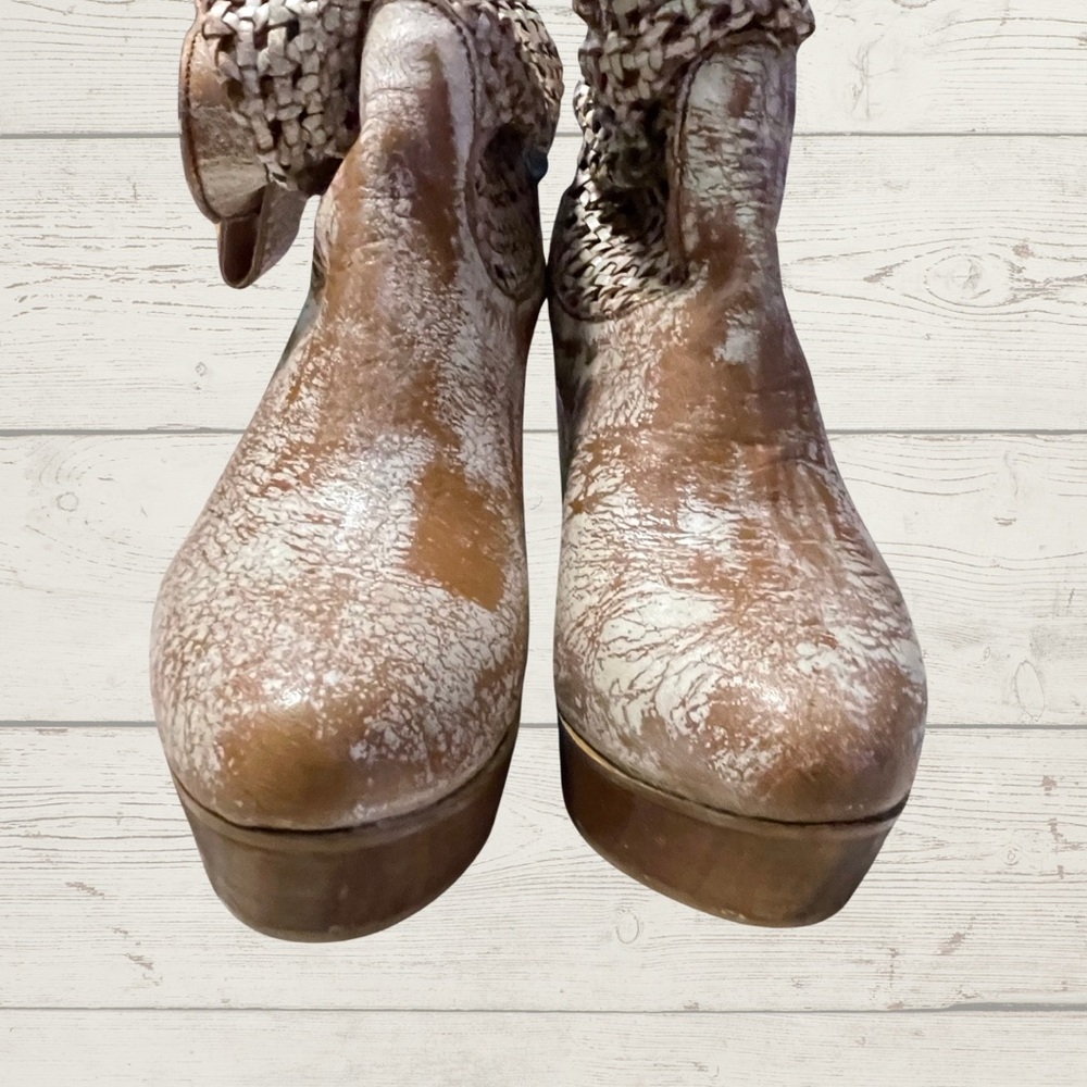 Bedstu Brown/ White Cobbler Series Slouchy Distressed Wedge Ankle Boots Leather - Picture 9 of 13